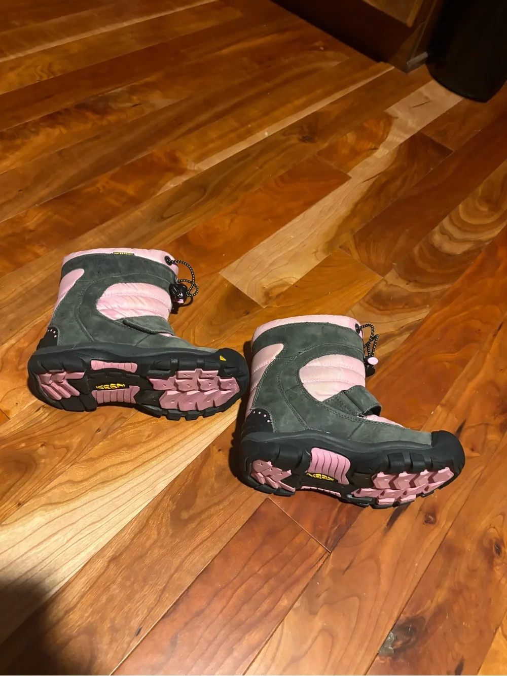 Keen Breckenridge Pink Warm 200 Gram Insulated Boots Girls US 2 EUR 34